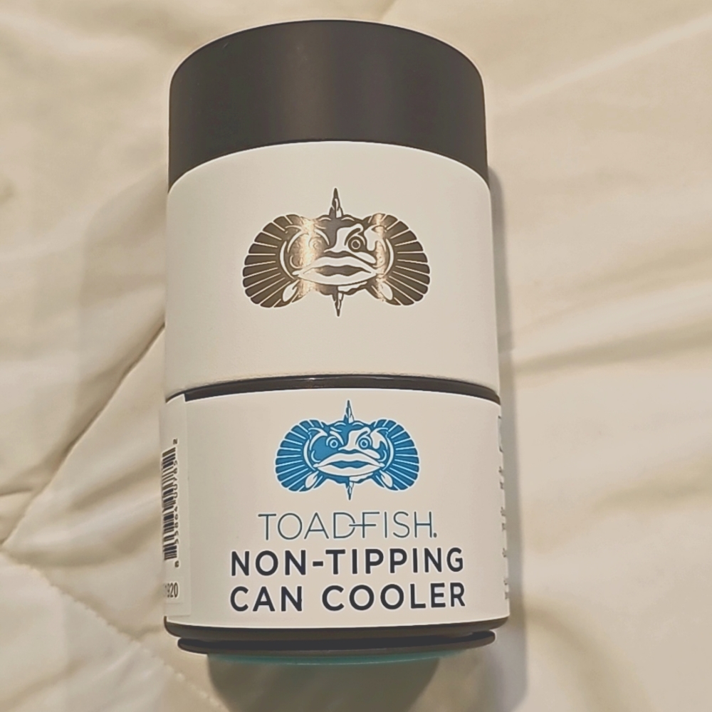 Toadfish non-tipping can cooler